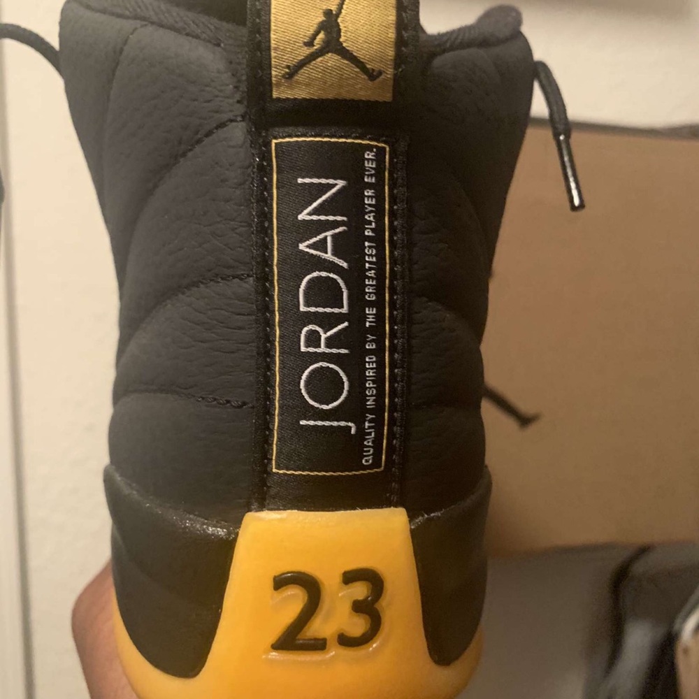 Jordan 12 - Picture 3 of 3
